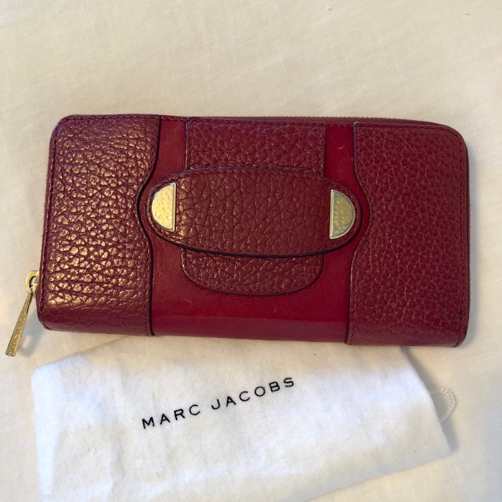 Marc Jacobs wallet in red leather